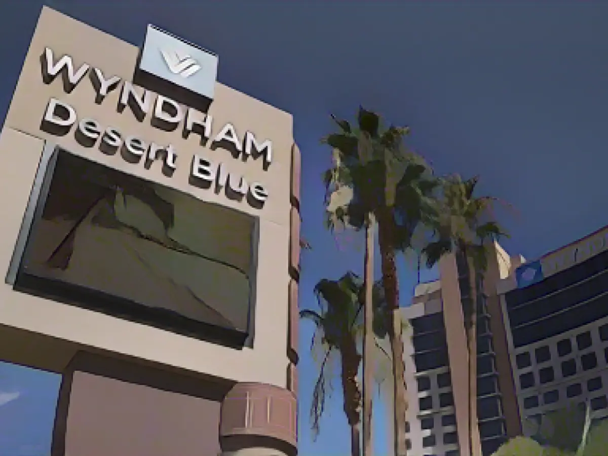 Comfort Inn owner reiterates his hostile takeover bid for company that owns Days Inn