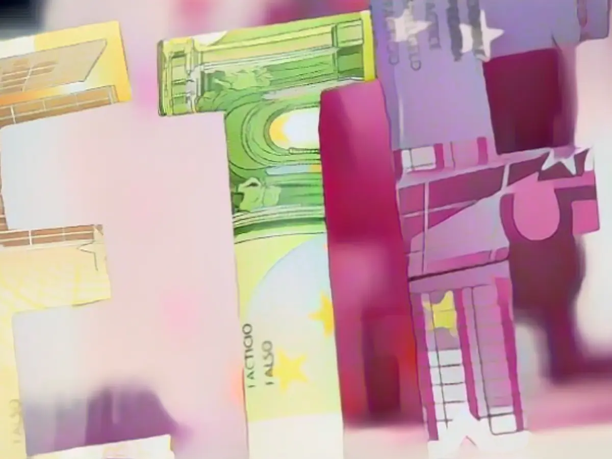 Distributing or reinvesting: where do the dividends go?