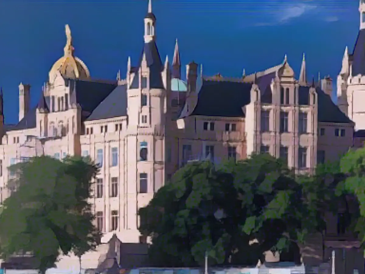 State parliament holds final debate on state budget: 451 amendments