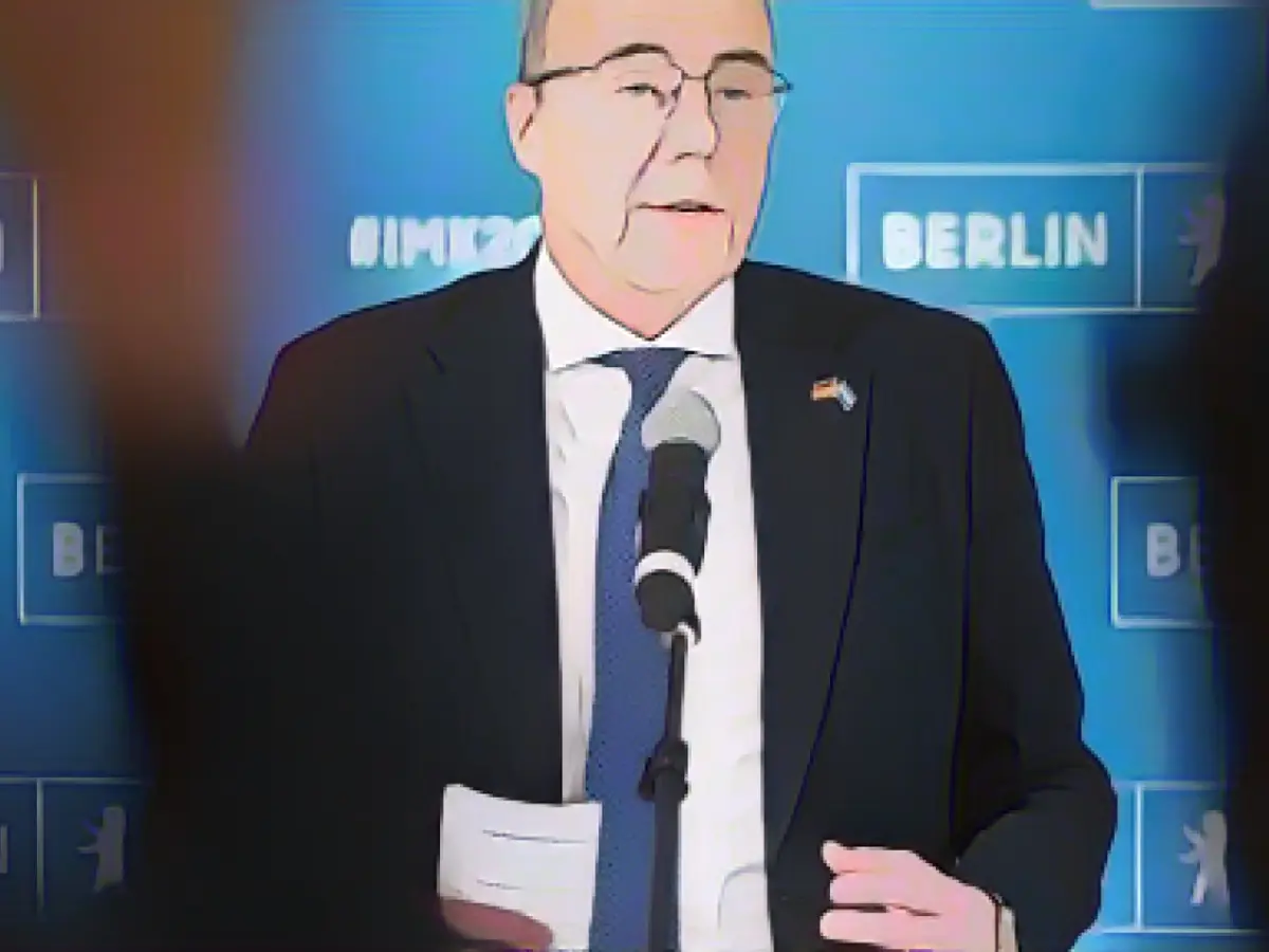 Beuth: Spectators should boo violent soccer fans