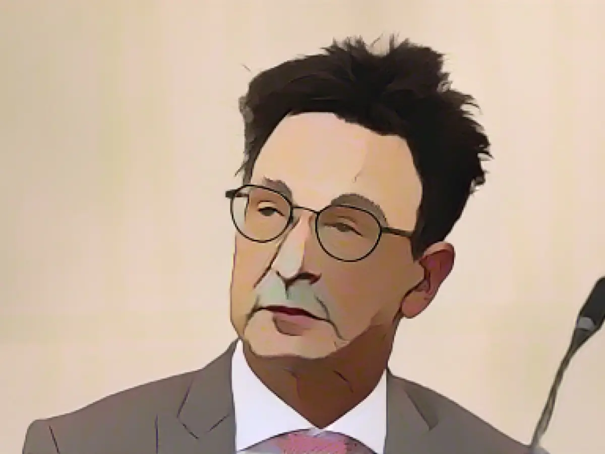 Second trial begins after acid attack on manager: the search for the client