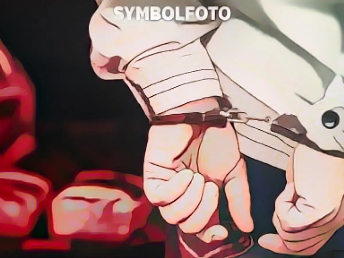 Police arrest suspected arms dealer