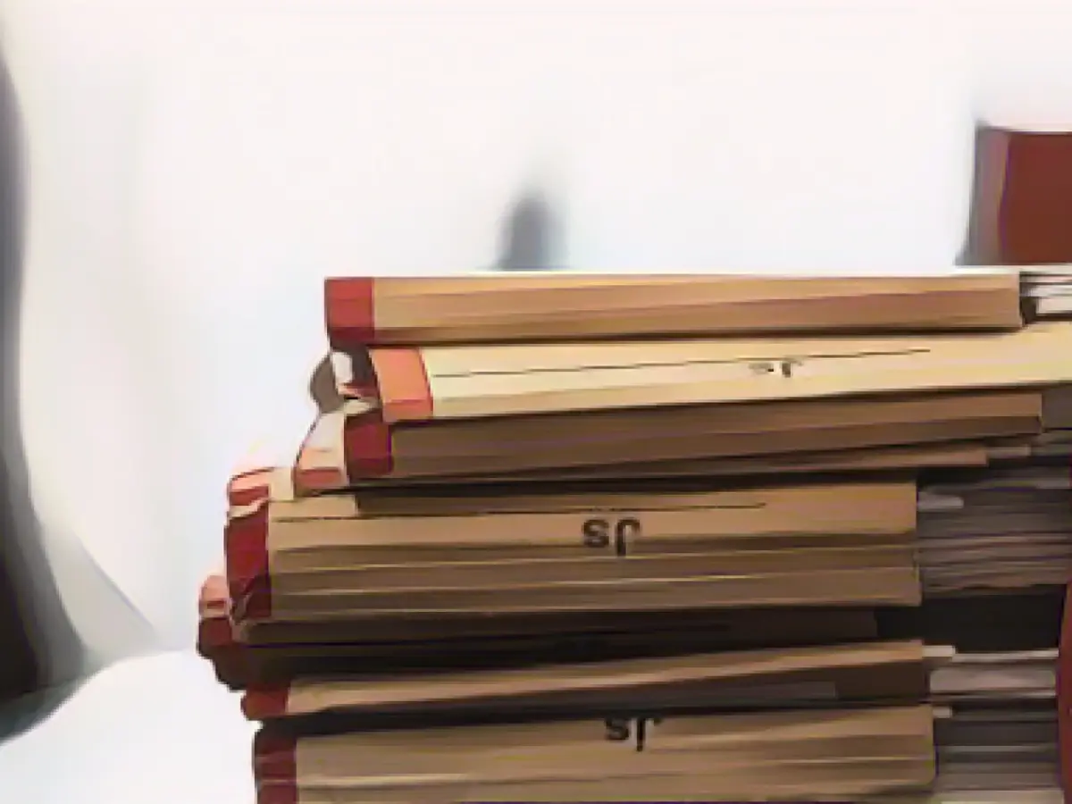 Coffin falls into the grave and opens: Trial over invoice