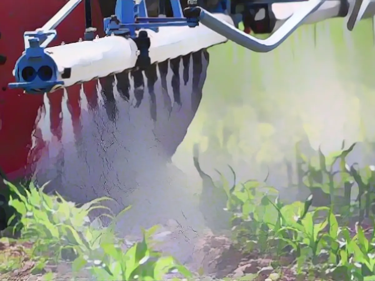 Özdemir allows use of glyphosate from 2024