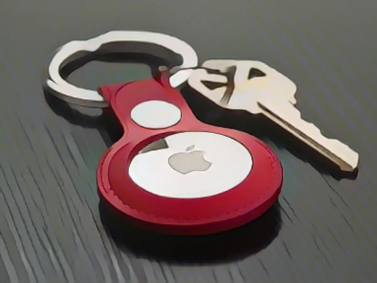 How long does an AirTag's battery last (and how to replace it)