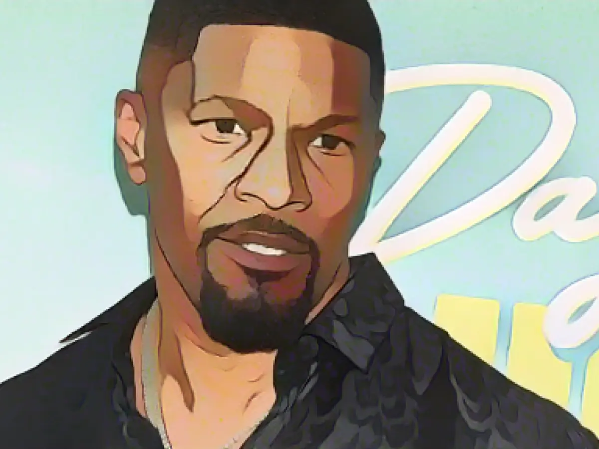 Jamie Foxx thanks fans - "Needed every prayer"