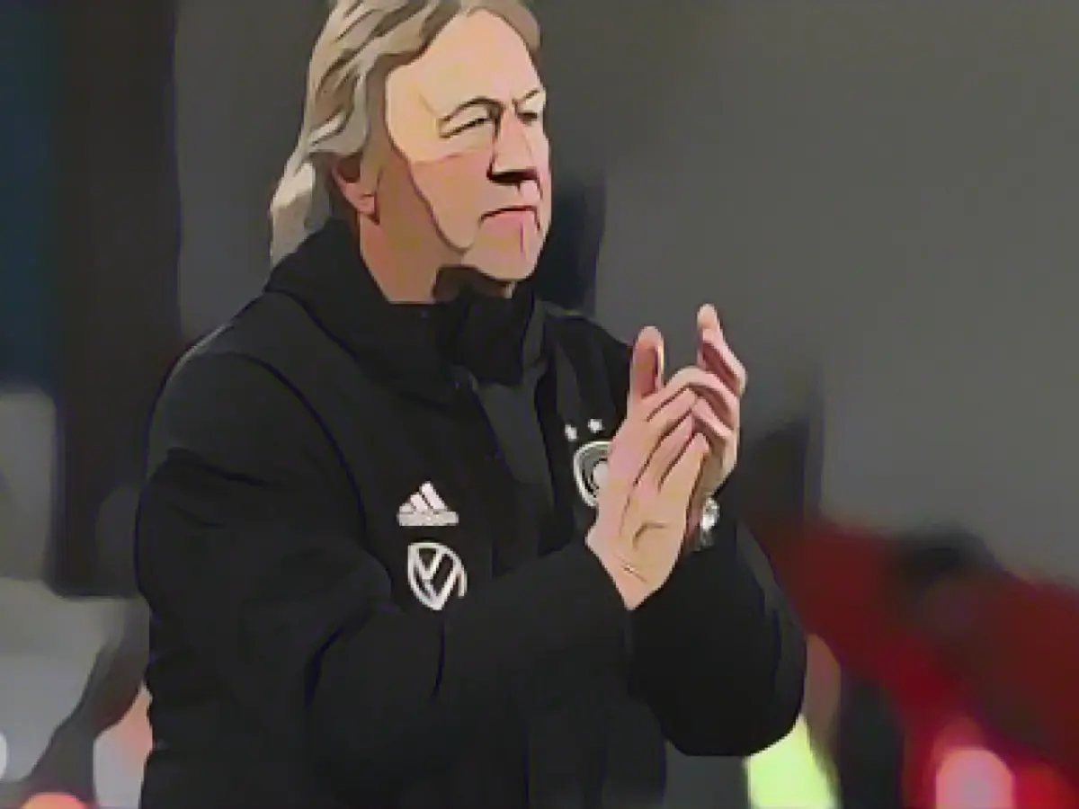 Horst Hrubesch is not thinking of leaving soccer