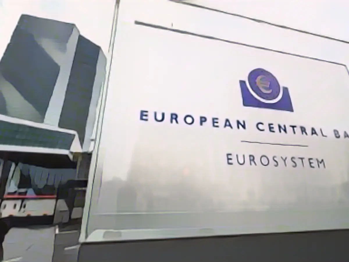 ECB leaves key interest rate unchanged at 4.5 percent