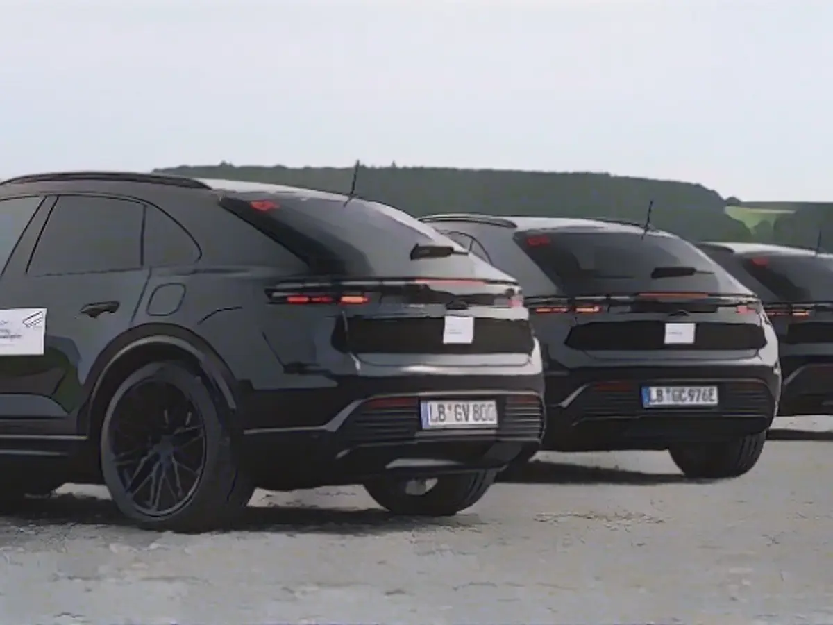 Sales of Porsche Macan with gasoline engine in the EU ended prematurely