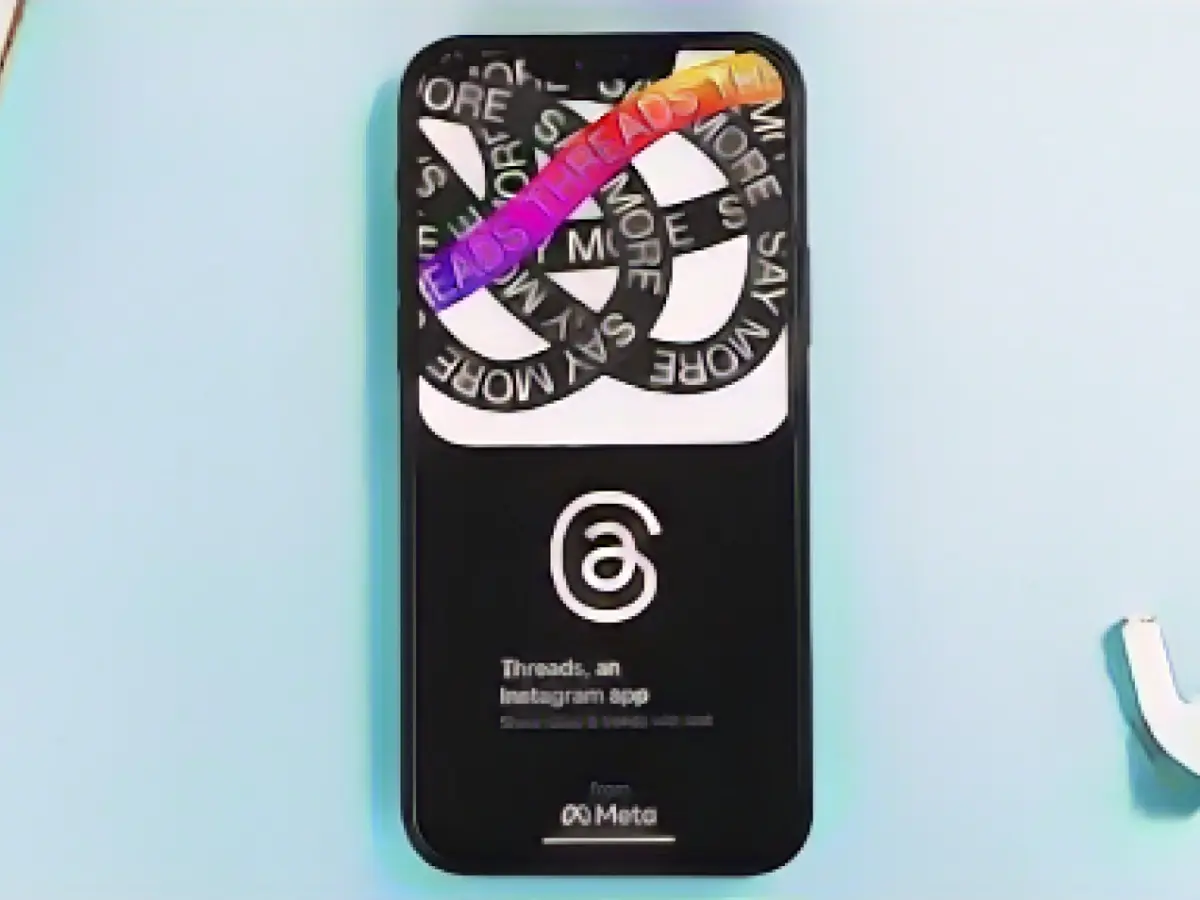 The first celebrities are already there