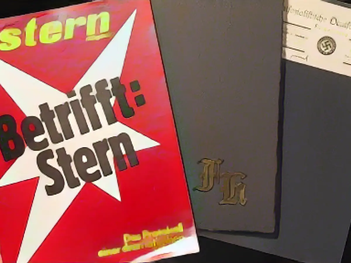 Forged Hitler diaries handed over to the Federal Archives