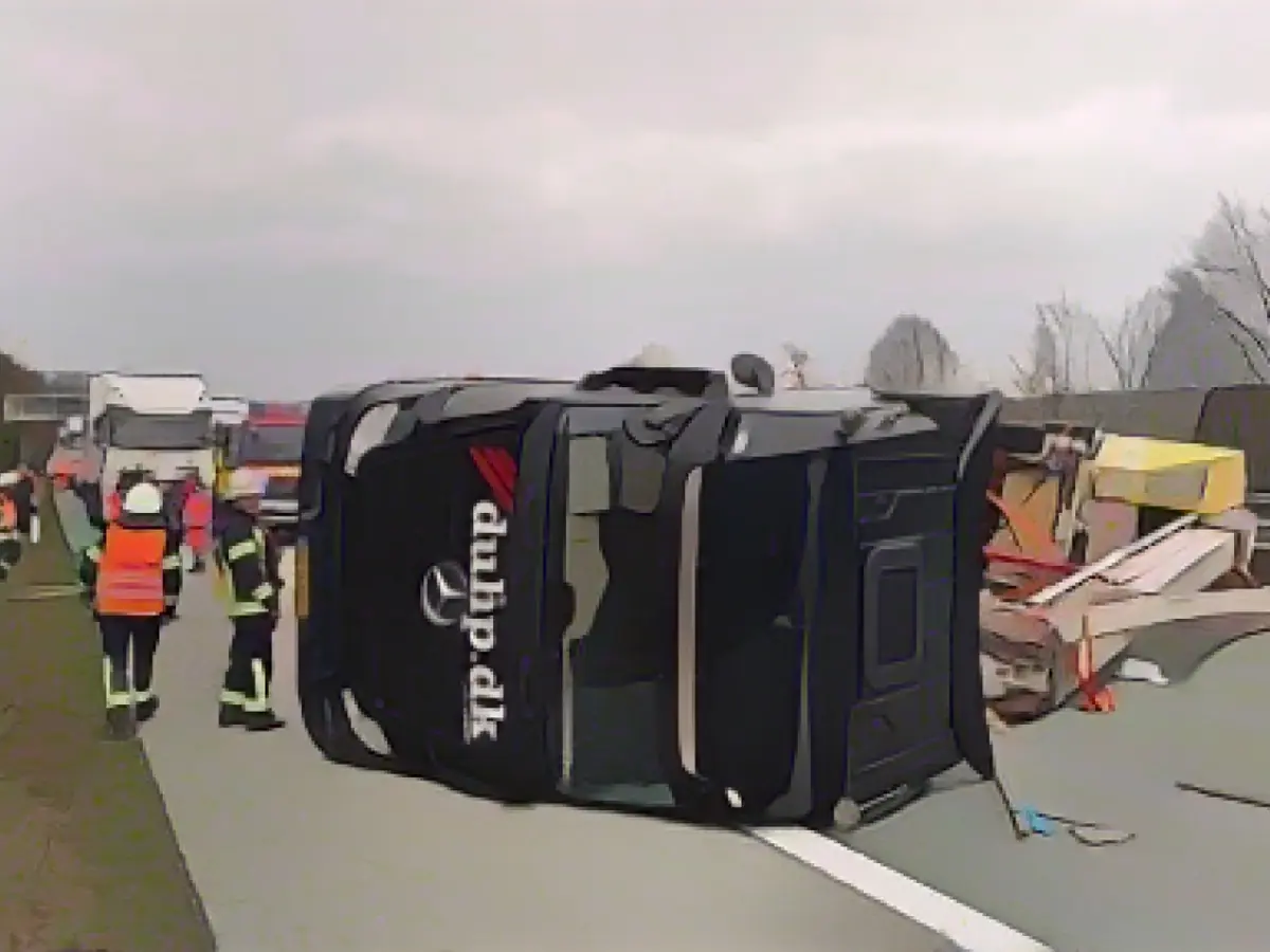 Truck overturned: A2 in the direction of Hanover closed for hours