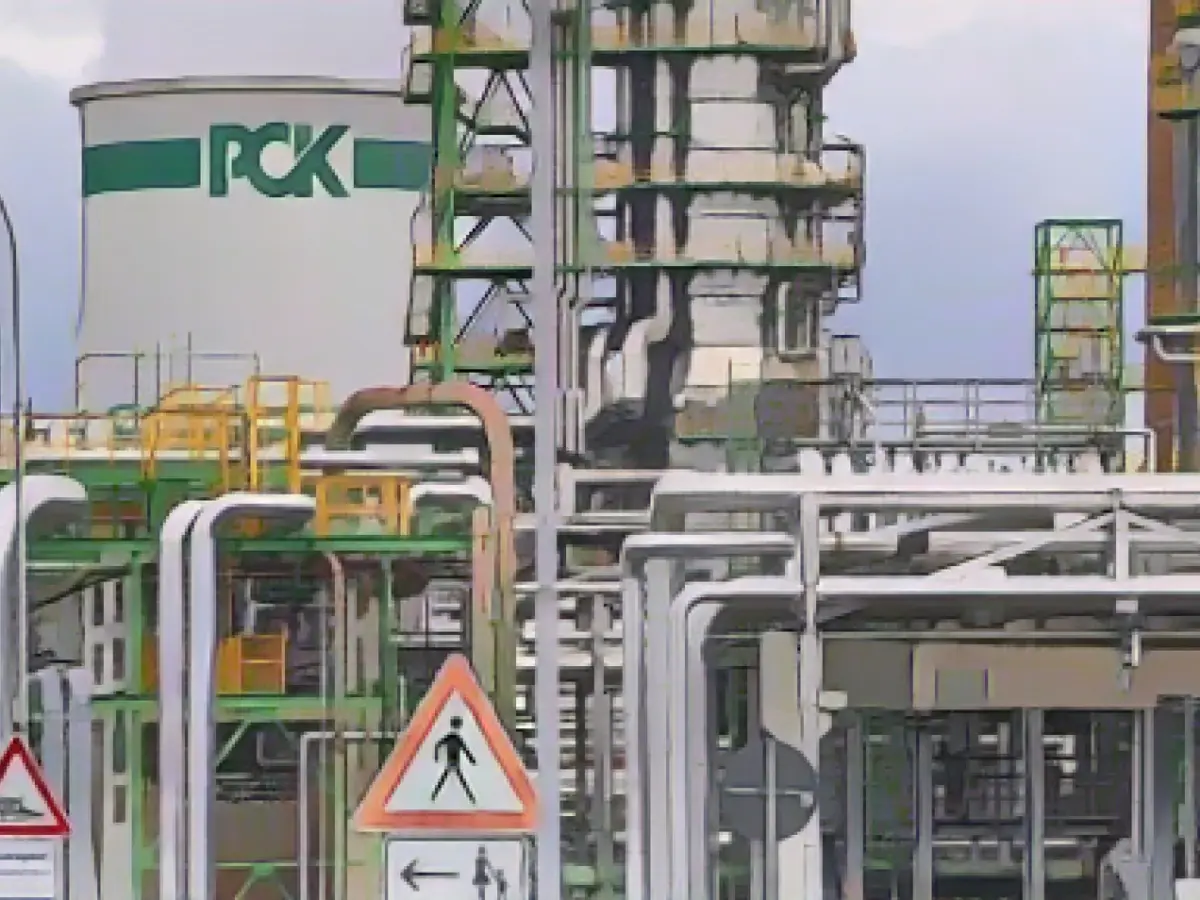 Schwedt refinery: Shell wants to sell shares in oil company