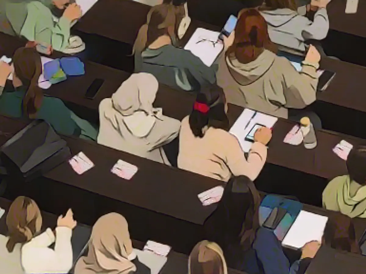 Analysis: State student funding hardly plays a role