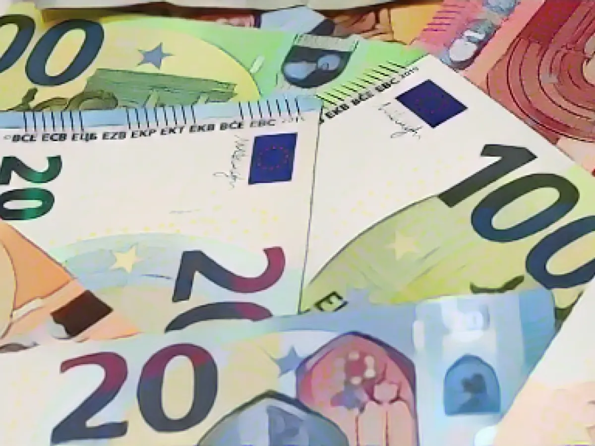 Bundestag adopts debt brake and supplementary budget