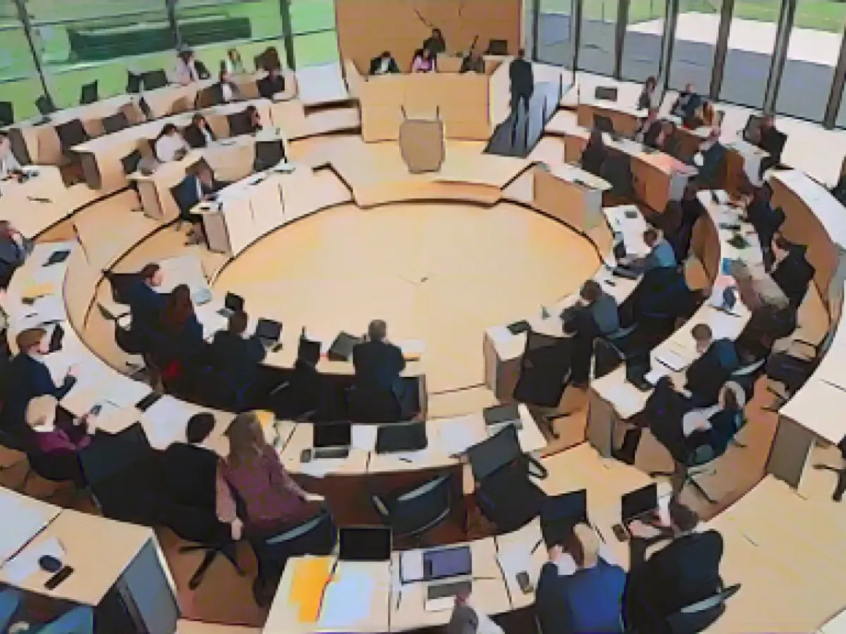 Madsen criticizes cuts in federal funding for regional railroads