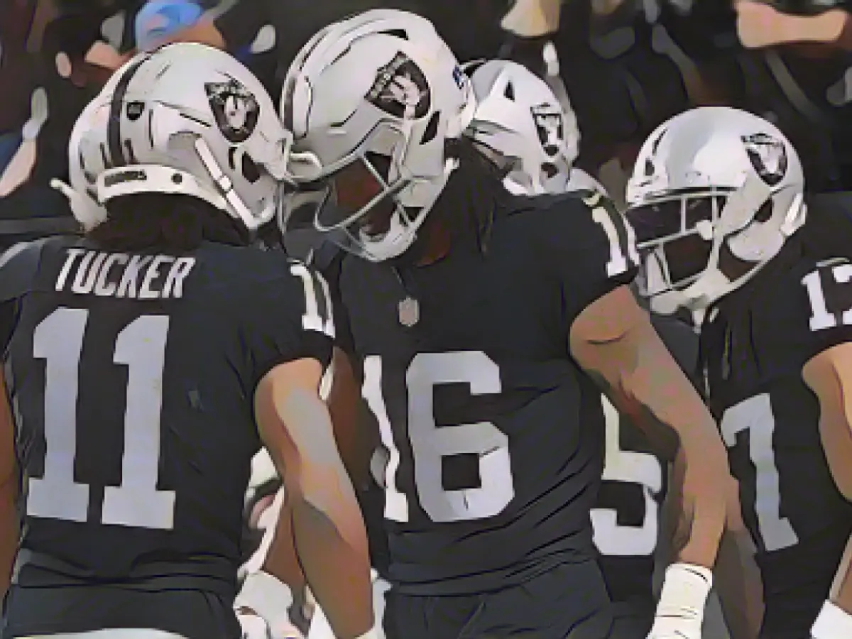 Las Vegas Raiders beat Los Angeles Chargers, set franchise record for scoring