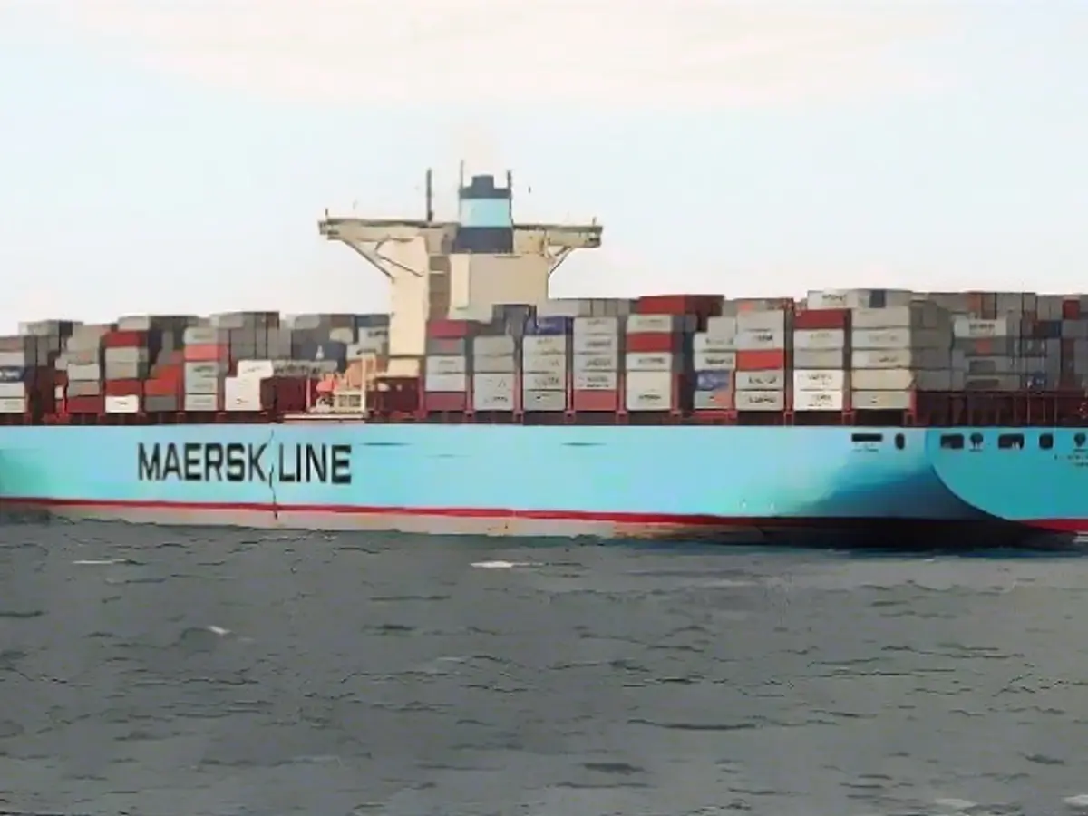 Hapag-Lloyd and Maersk stop voyages through the Red Sea