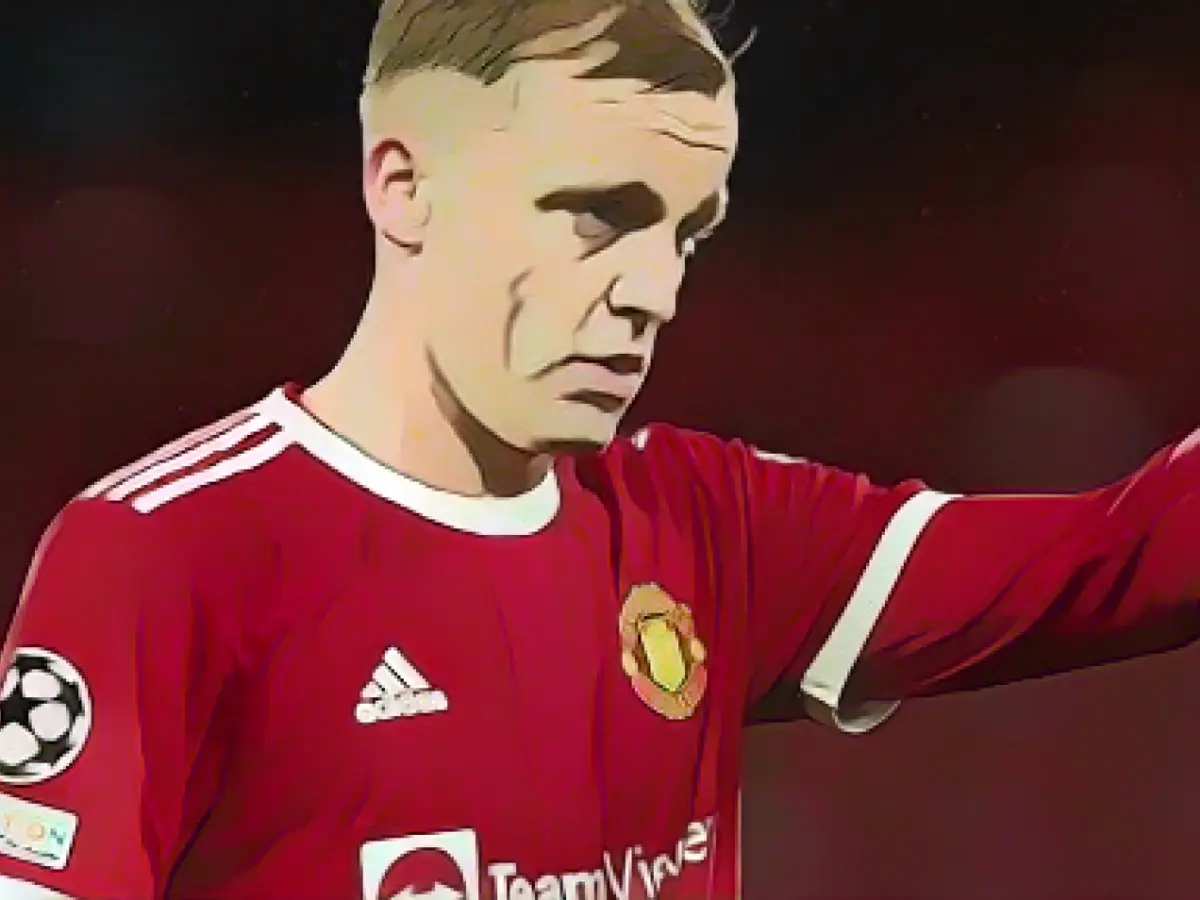 Eintracht Frankfurt about to loan out van de Beek