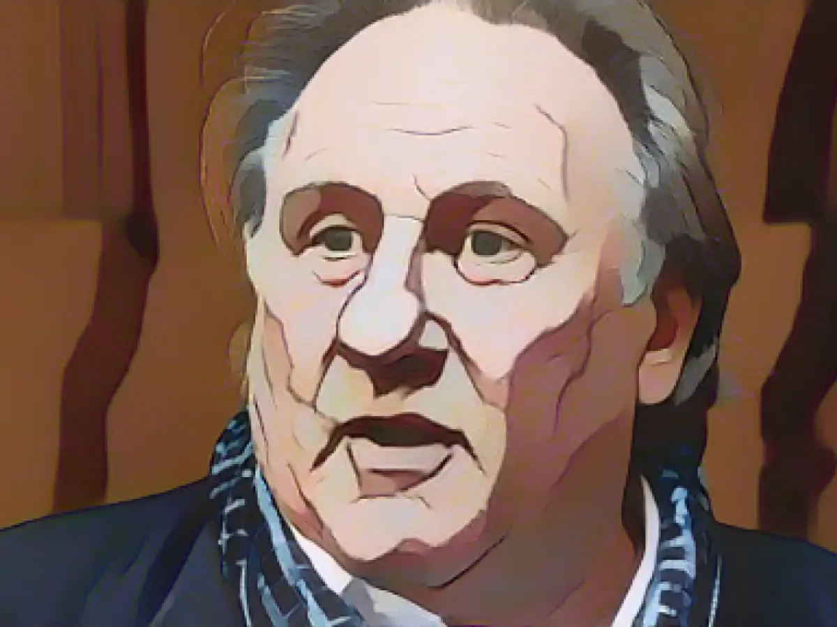 Depardieu threatened with revocation of the Legion of Honor