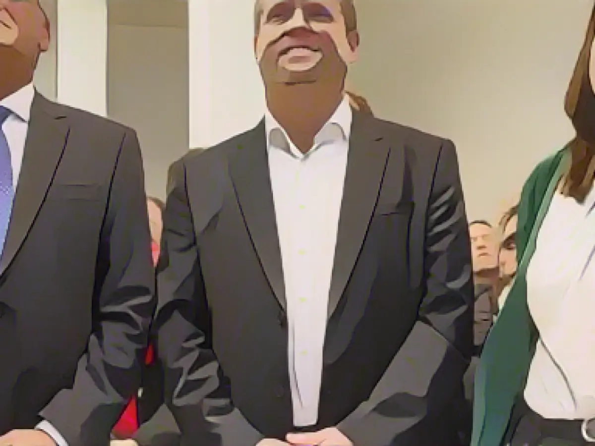 Two cities elect mayors