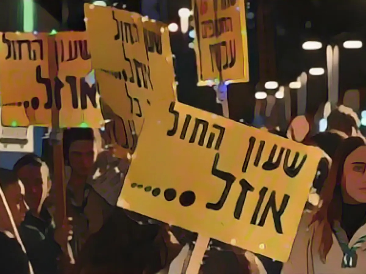 Despite mistaken killing of hostages: Netanyahu sticks to course in Gaza war