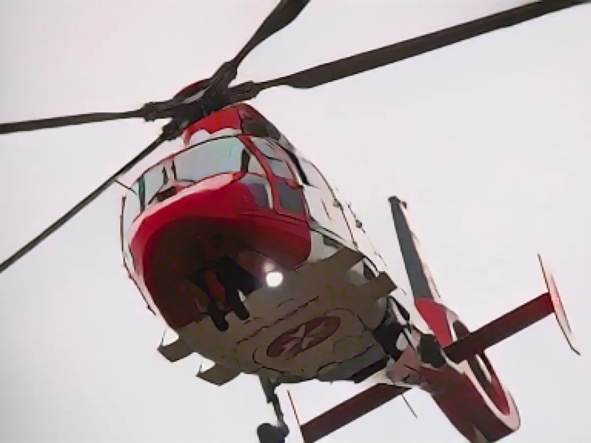 Snowboarder falls down a cliff: 42-year-old seriously injured