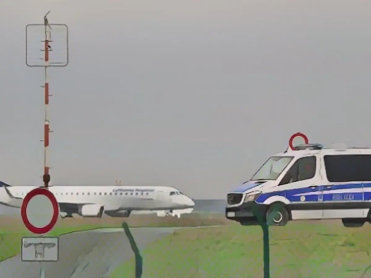 Lufthansa demands hundreds of thousands of euros from Last Generation