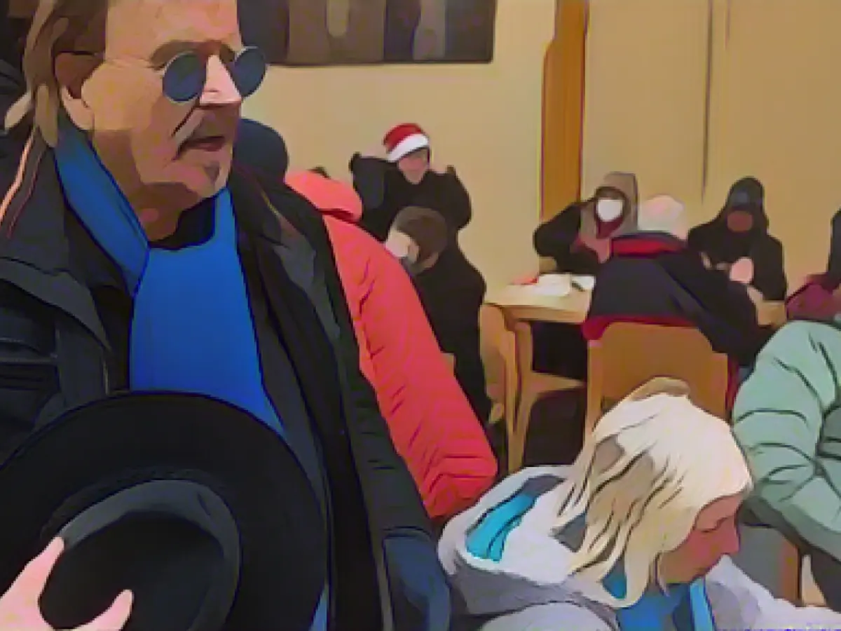 Frank Zander still in hospital and weak