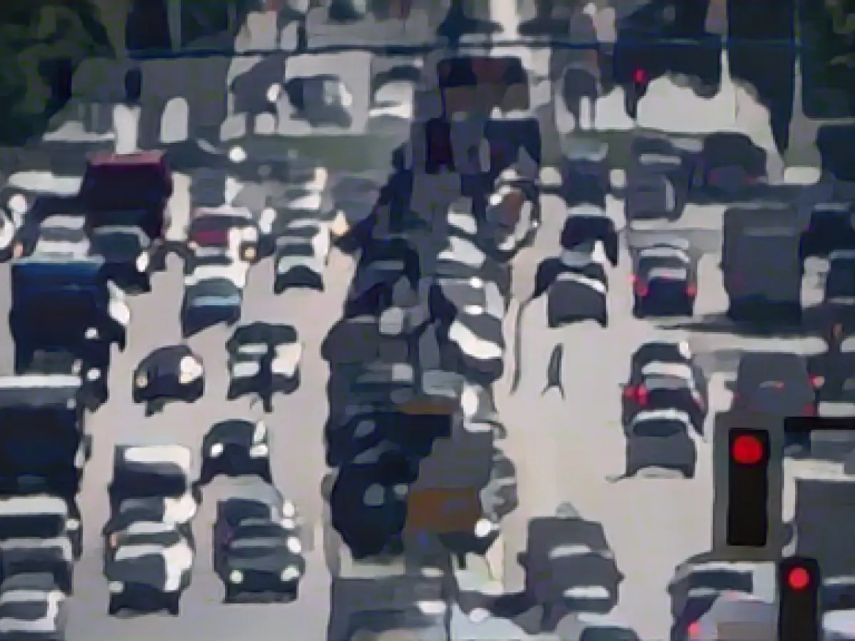 Lots of traffic before Christmas: ADAC warns of traffic jams