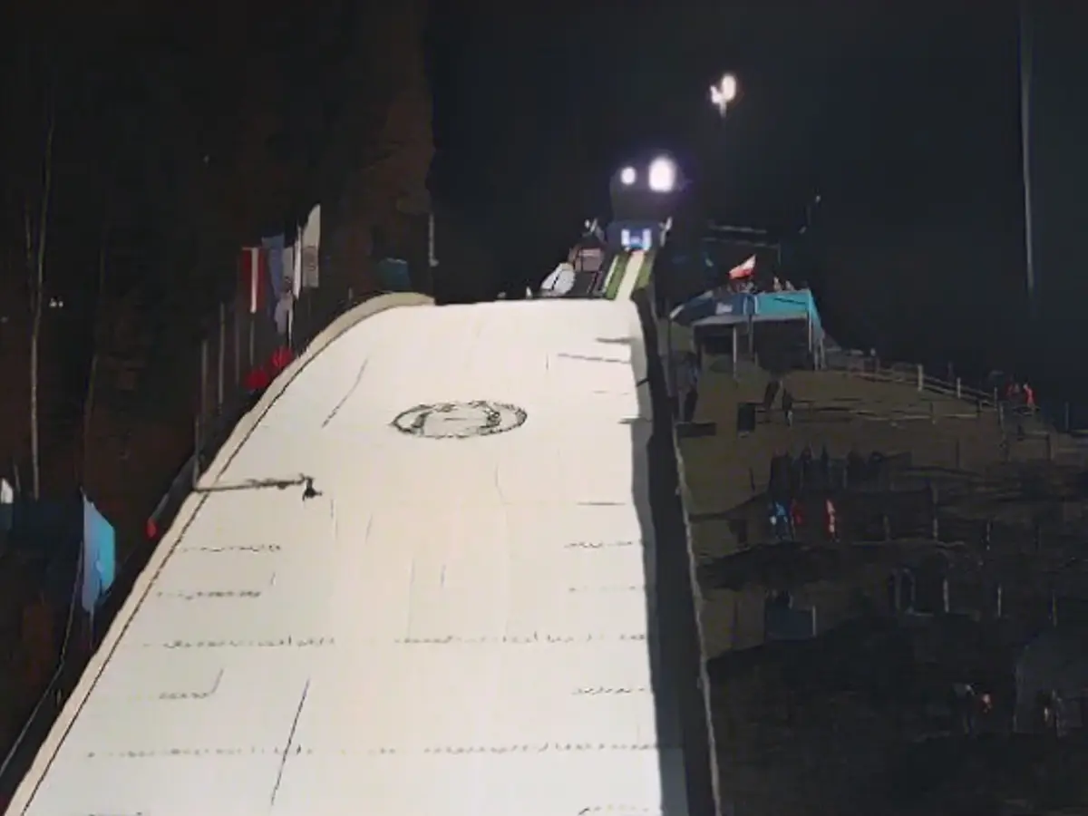 Avalanche causes major damage to ski jump in Bischofshofen