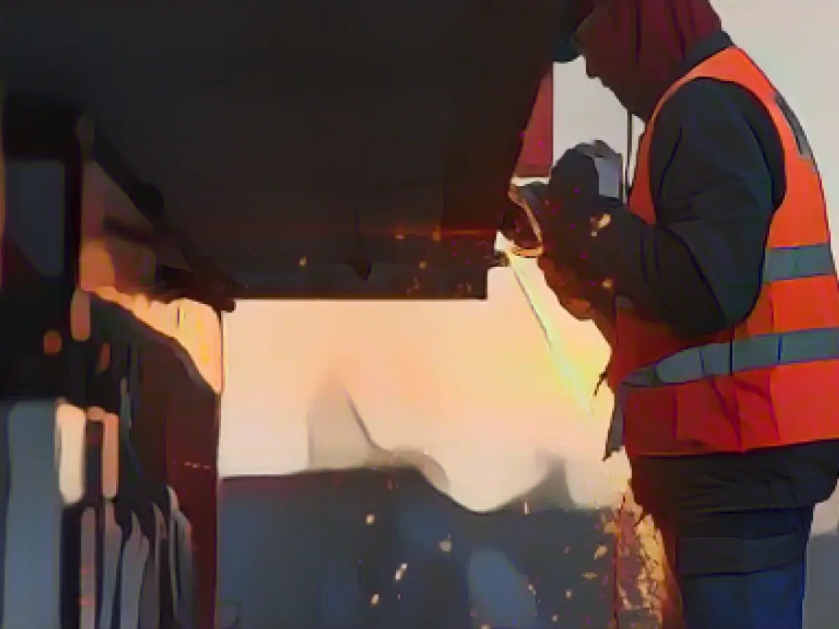 More pay and more variable working hours Steel industry