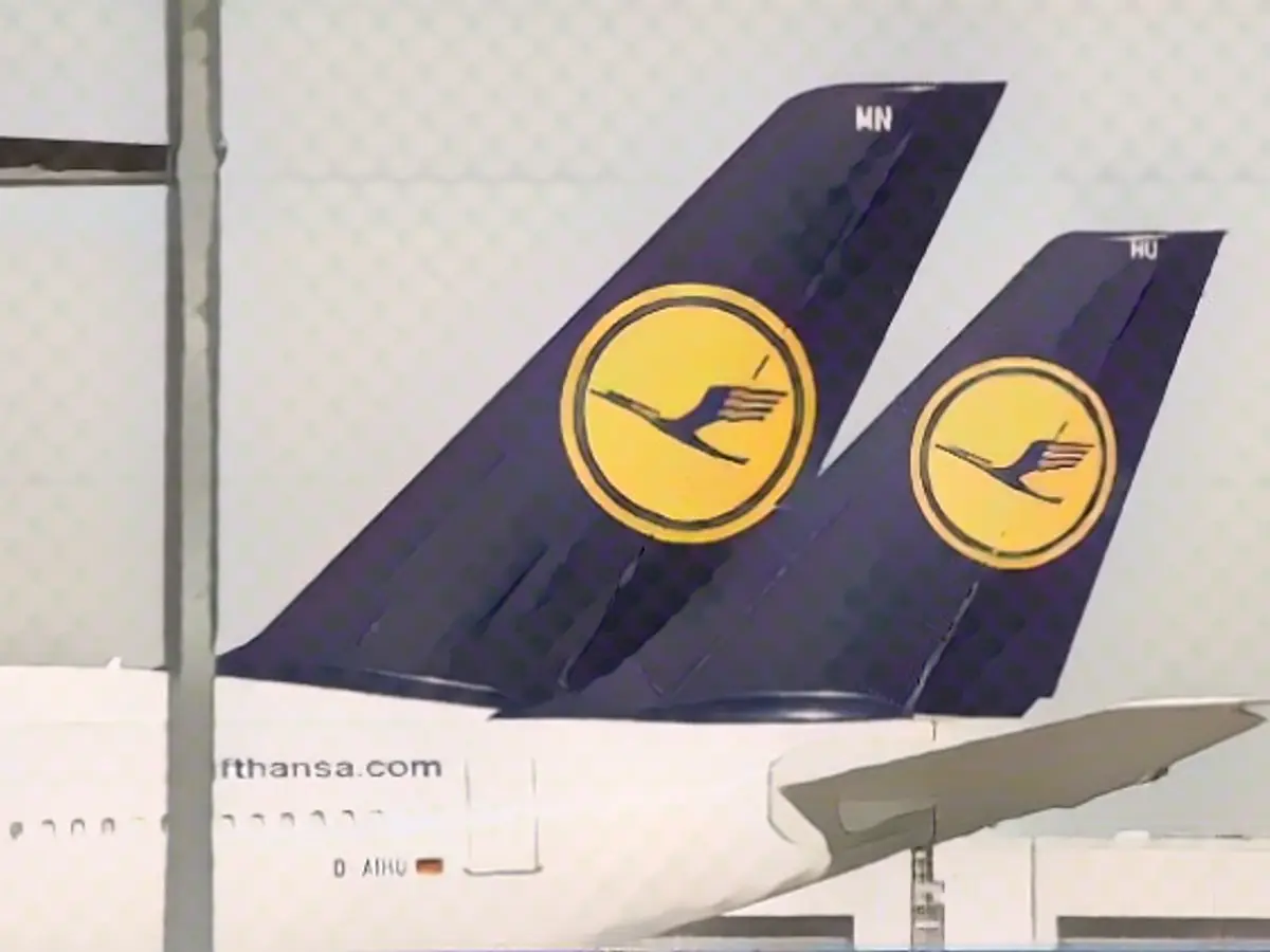 Lufthansa must further reduce flight schedule