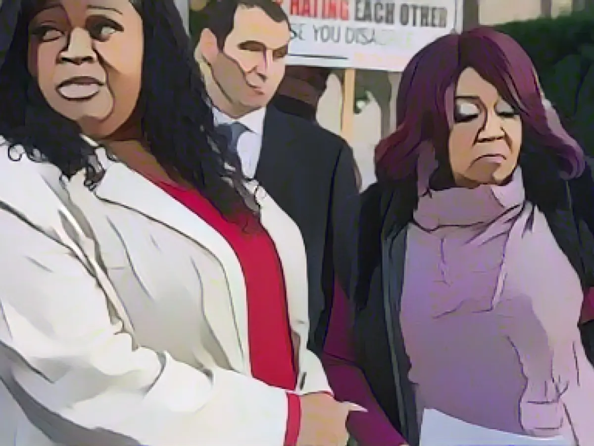 USA: Ex-election workers sue Giuliani again