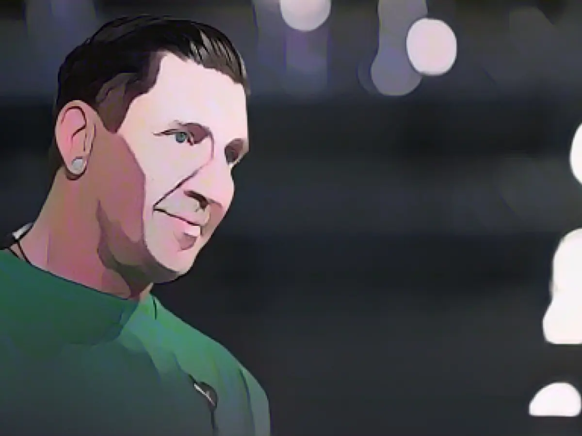 Kretzschmar on foxes: Must give regular players help