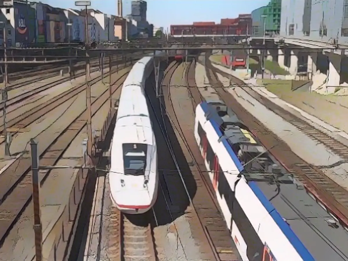 Frustrated Swiss give advice to German rail passengers