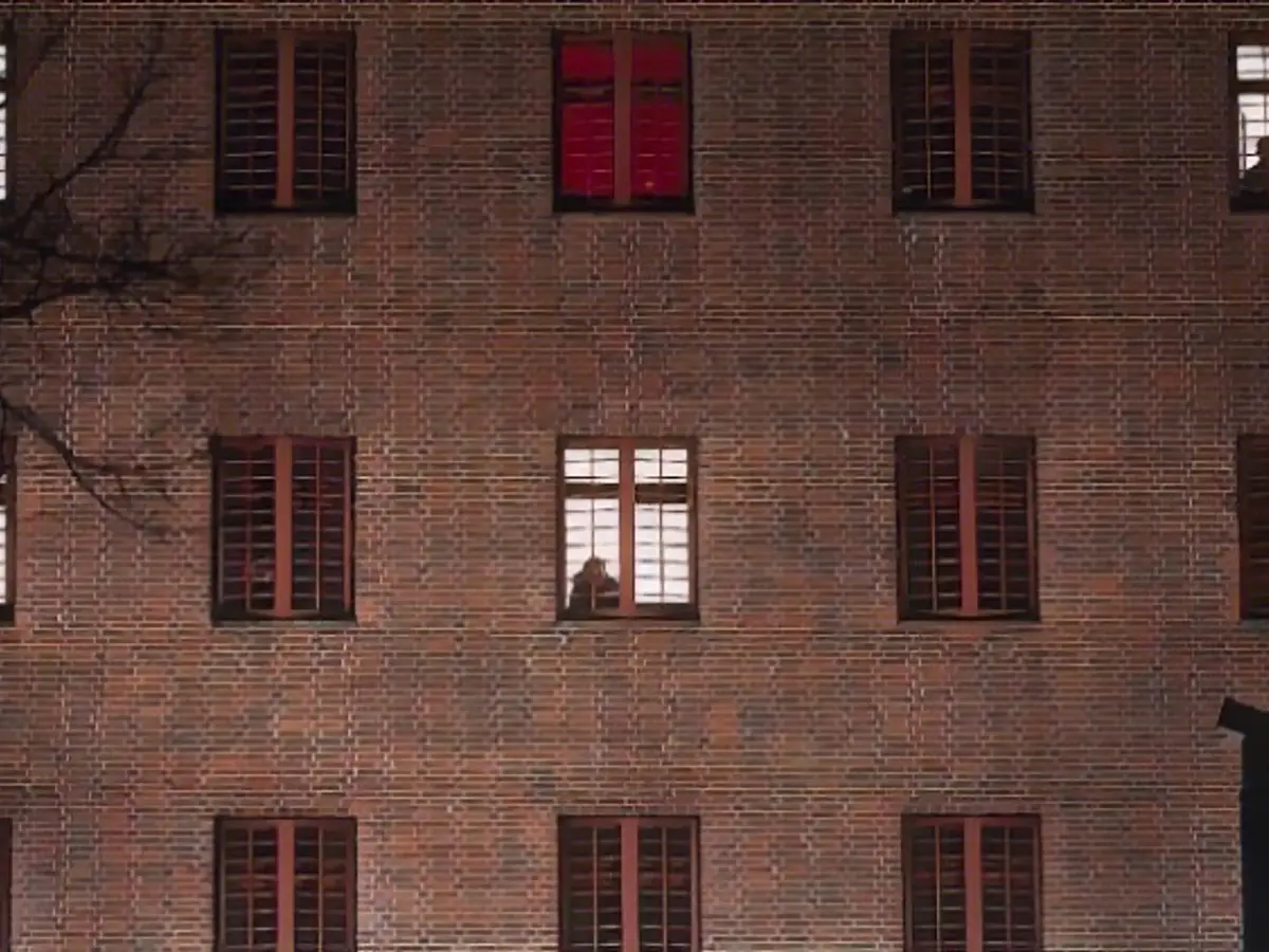 Hundreds of prisoners are released early