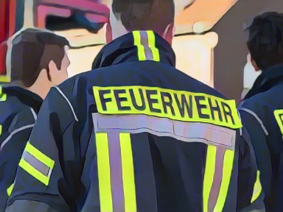 Heating oil leaked from building cellar into public sewer