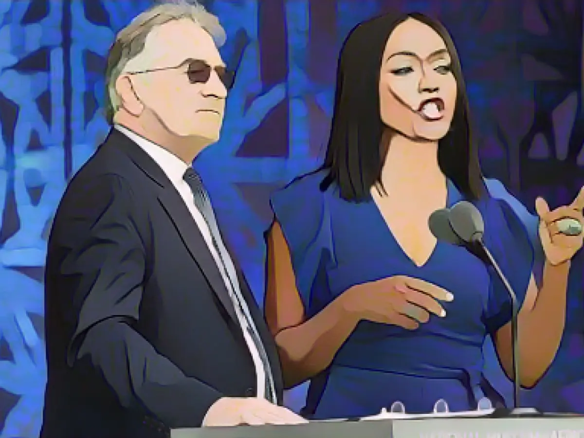 Robert De Niro shoots mini-series with Angela Bassett