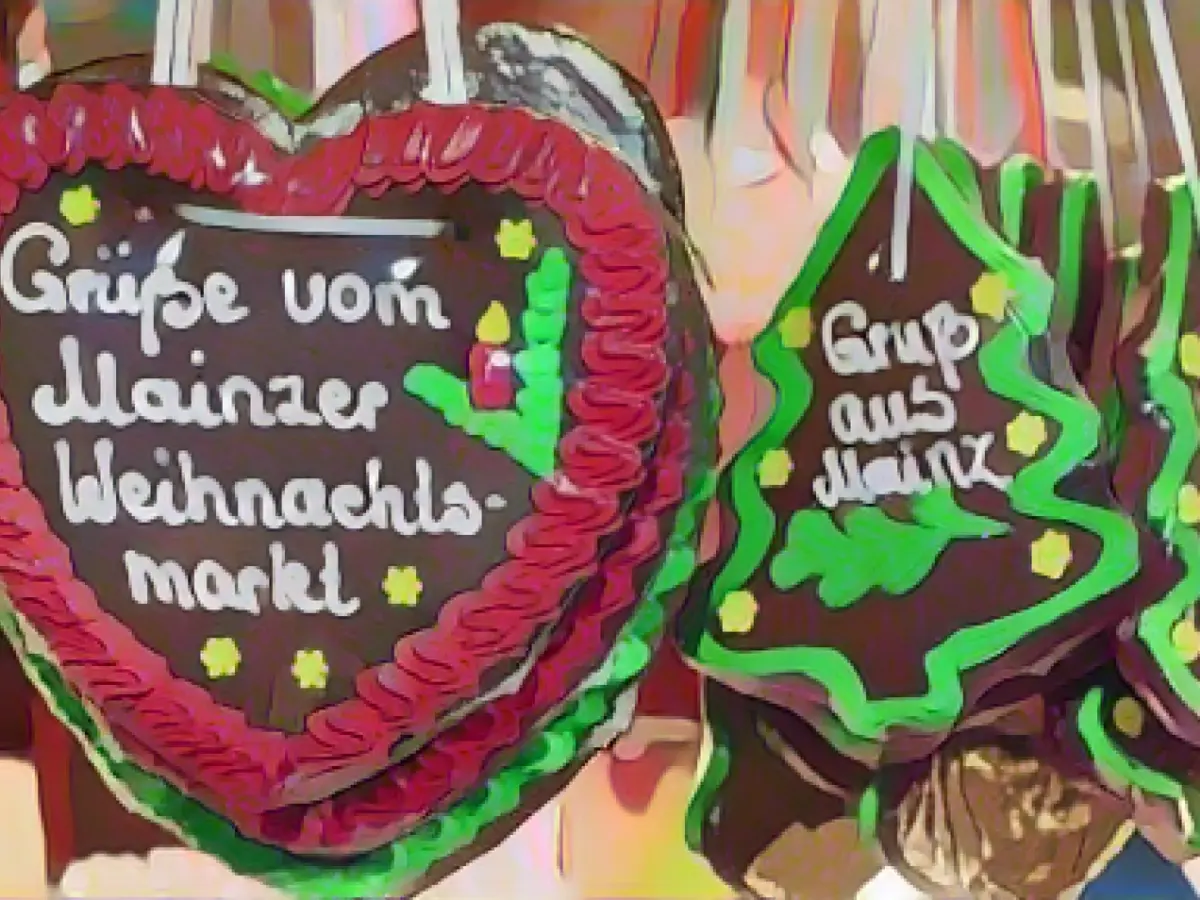 Arbitrarily peaceful Christmas market: three thefts