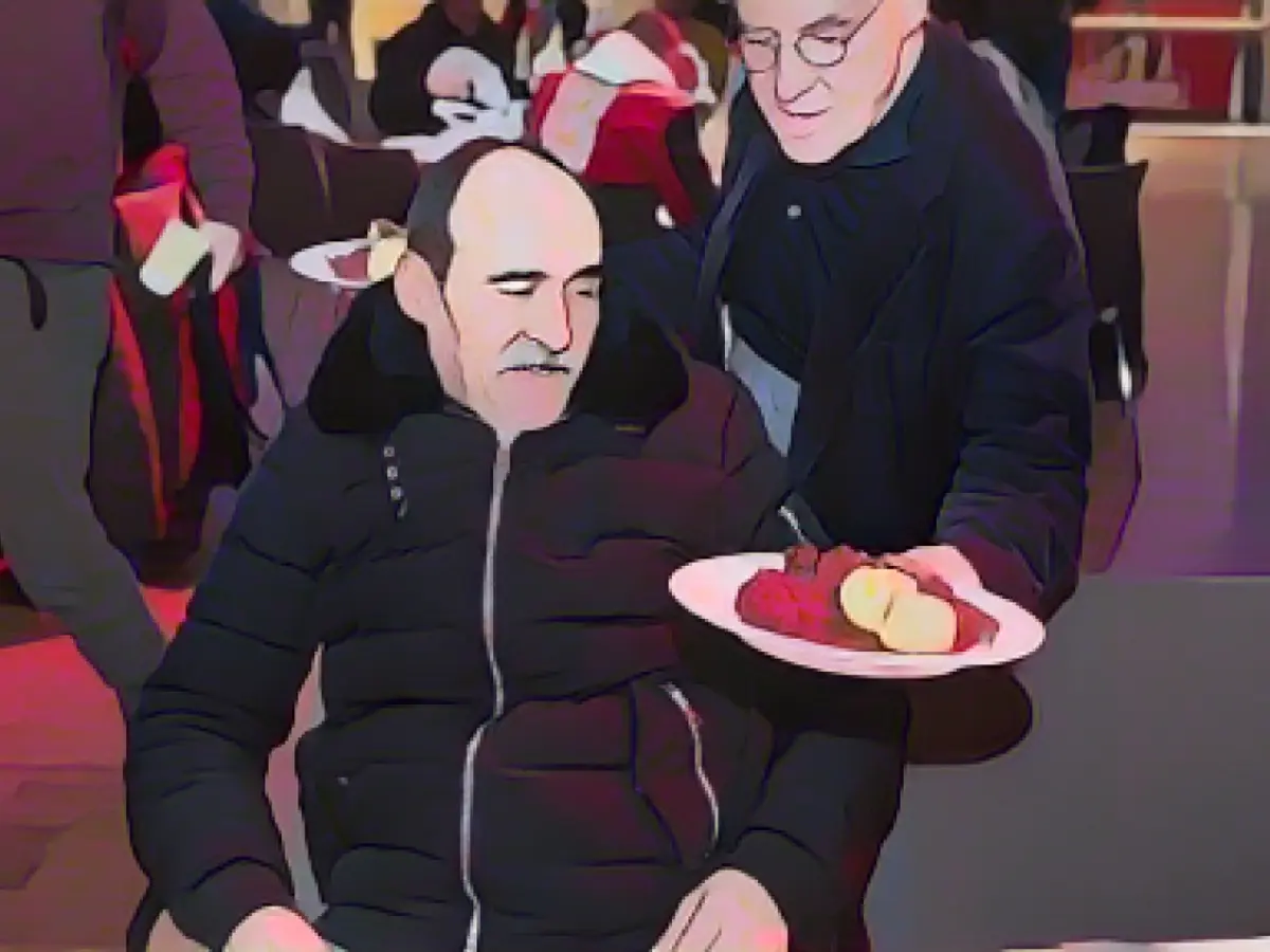 Leg of goose and red cabbage for Berlin's homeless