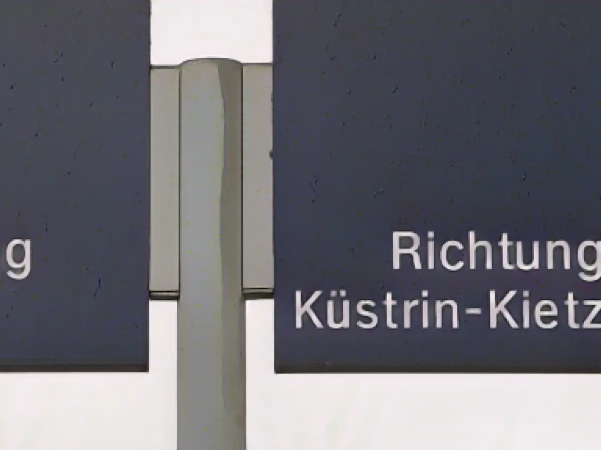 Train part comes loose and is forgotten at the station