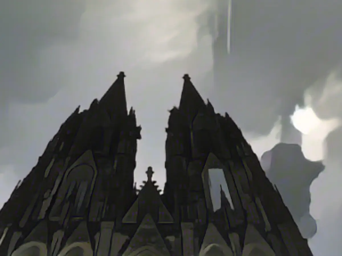 Police search Cologne Cathedral with sniffer dogs due to "danger tip-off"