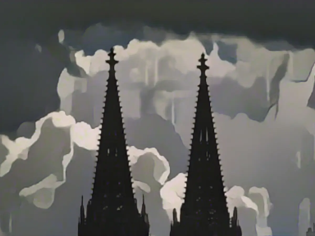 Cologne police: Cathedral visitors must expect high security measures