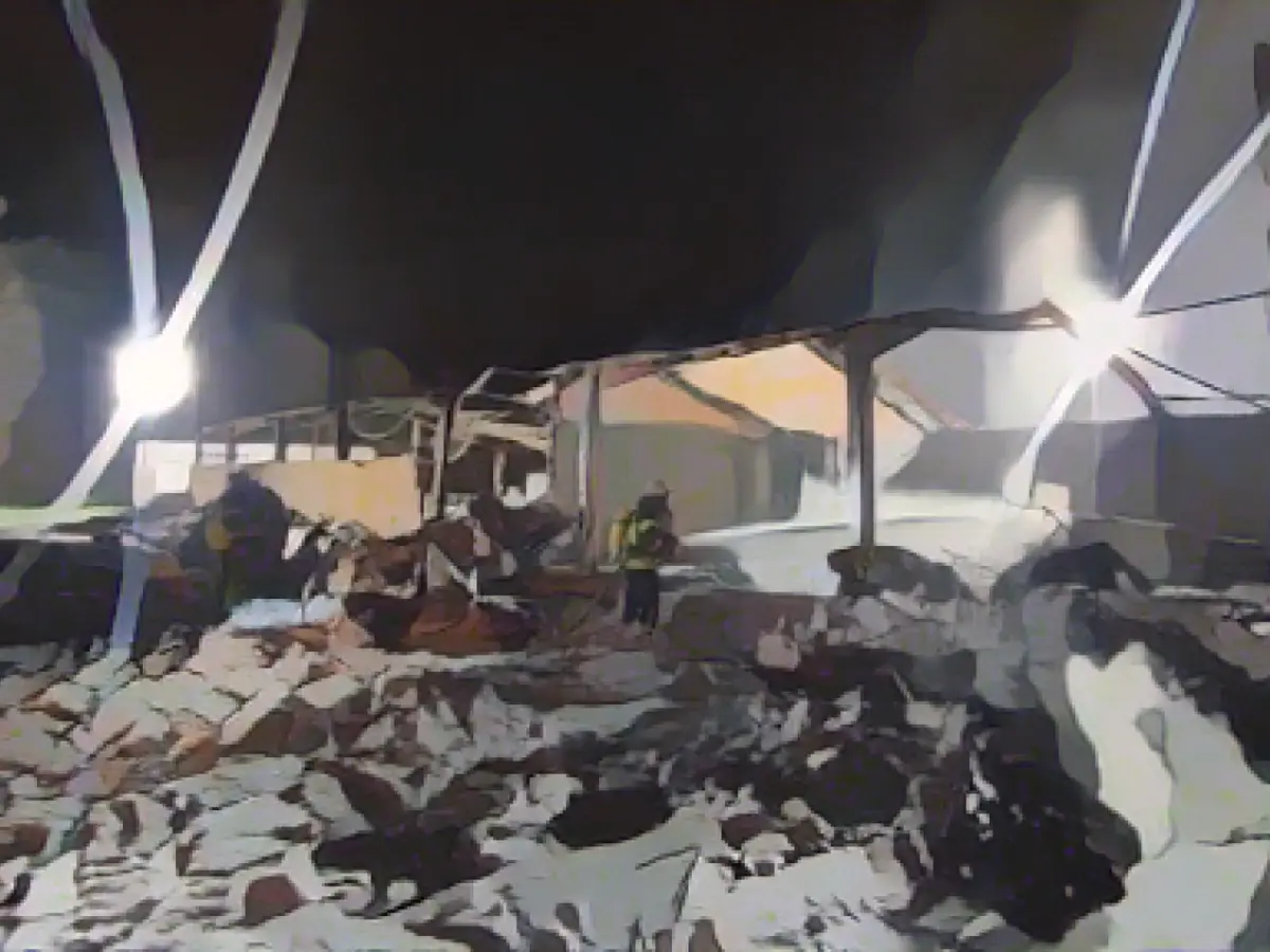 Fire in candle market: Six people slightly injured