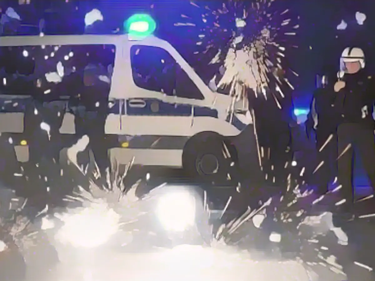 Berlin police: Biggest New Year's Eve operation in decades