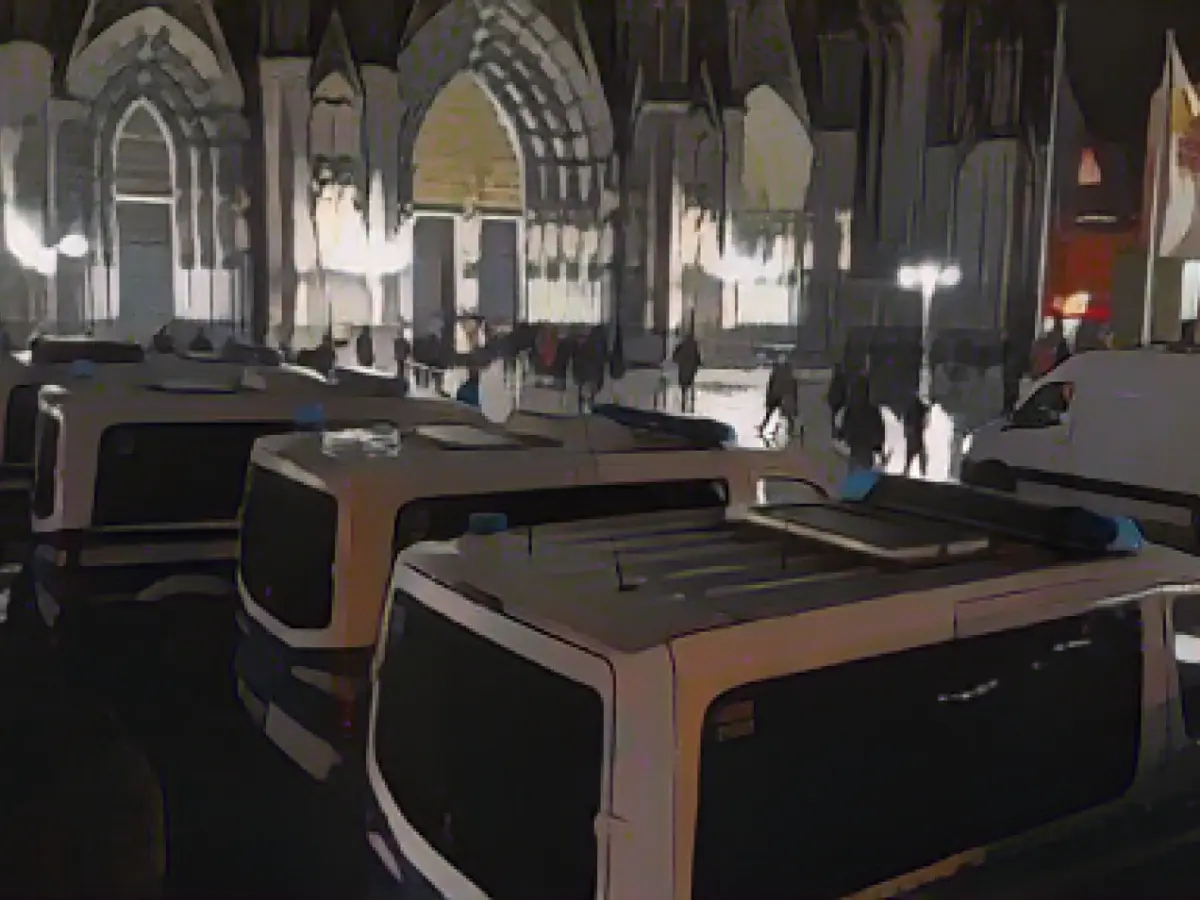 Police: Checks at Cologne Cathedral without incident