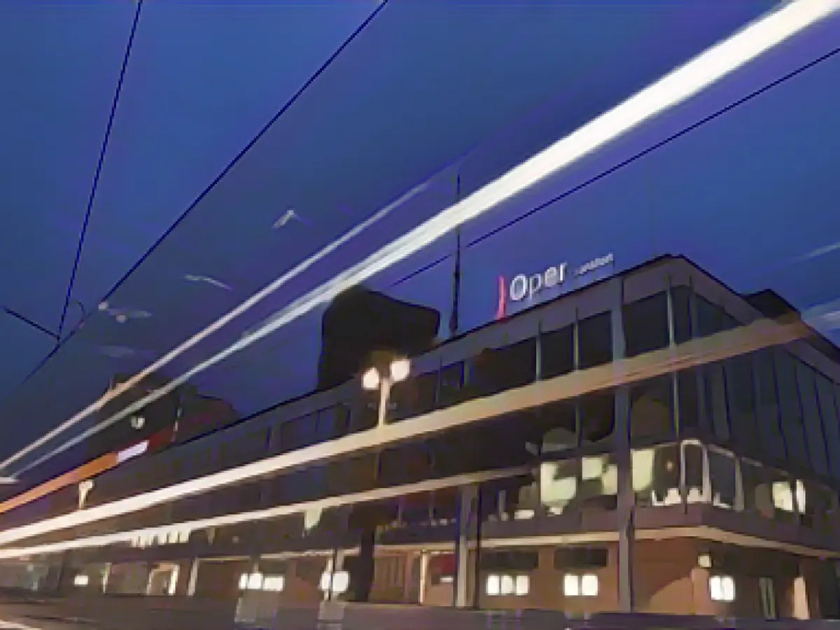 Many foreigners take advantage of Frankfurt's cultural offerings