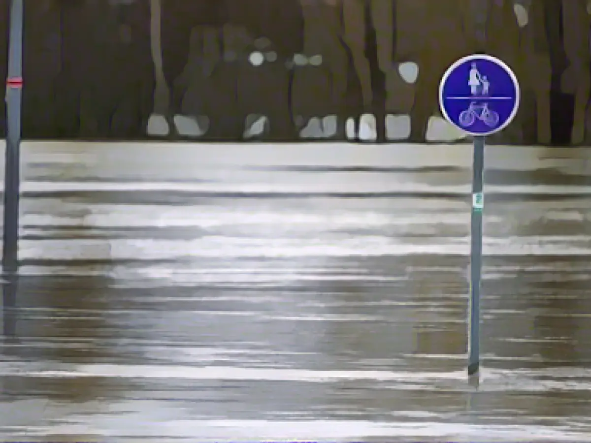 Main river level at Wertheim continues to rise: otherwise easing