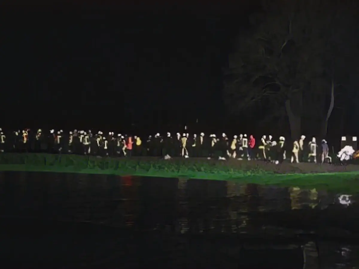 Fire department in Leer fights against dike breaches